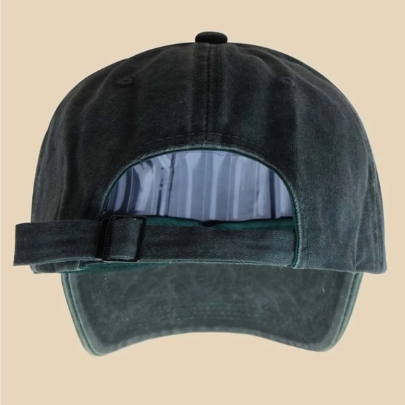 New graphic print “Dog Mom “ ball cap